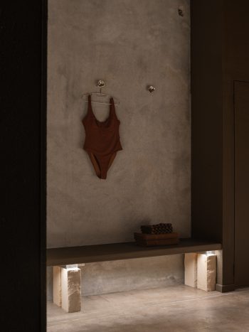 20230831_EmberBathhouse_Traces_DR-14_LR-350x467