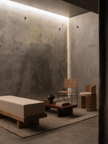 20230831_EmberBathhouse_Traces_DR-42-2_LR-350x467