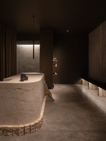 20230831_EmberBathhouse_Traces_DR-4_LR-350x467