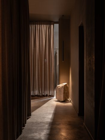20230831_EmberBathhouse_Traces_DR-51-2_LR-350x467
