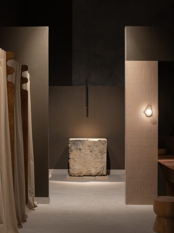 20230831_EmberBathhouse_Traces_DR-89-2_LR-350x467
