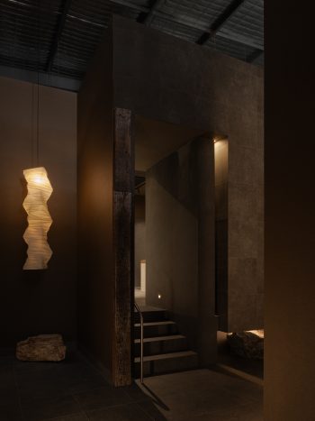 Ember_Studio-Traces_DionRobeson-105_LR-350x467