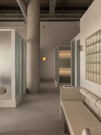 Studio-Traces_BlankSuites_Traces_DionRobeson-32_LR-350x467