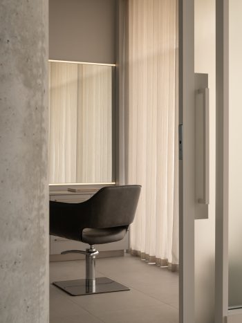 Studio-Traces_BlankSuites_Traces_DionRobeson-63_LR-350x467
