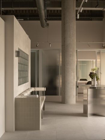 Studio-Traces_BlankSuites_Traces_DionRobeson-6_LR-350x467